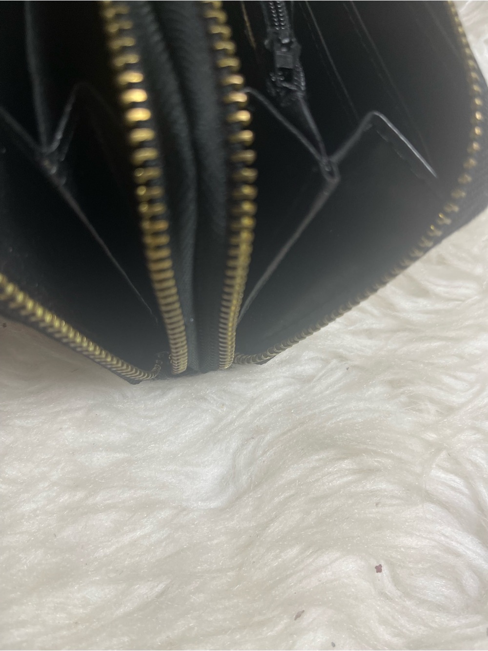Coach Black Signature Zip Around  Accordion Wallet gold tone hardwares . - Picture 7 of 10